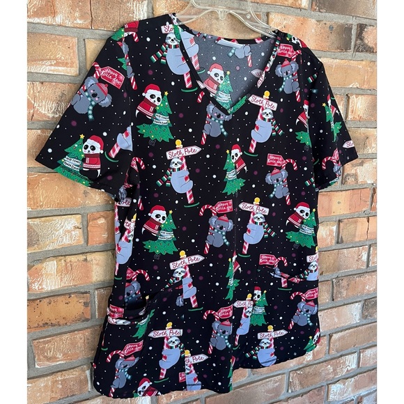 Scrub Star Women’s Black Multicolored Christmas Scrub Top Size Medium - Picture 3 of 5